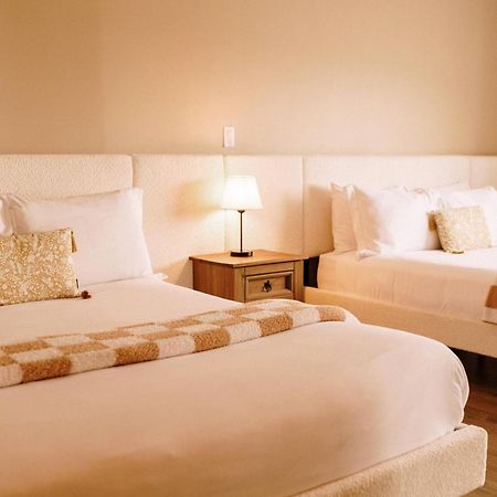 Albert'S Shelburne Ngoại thất bức ảnh