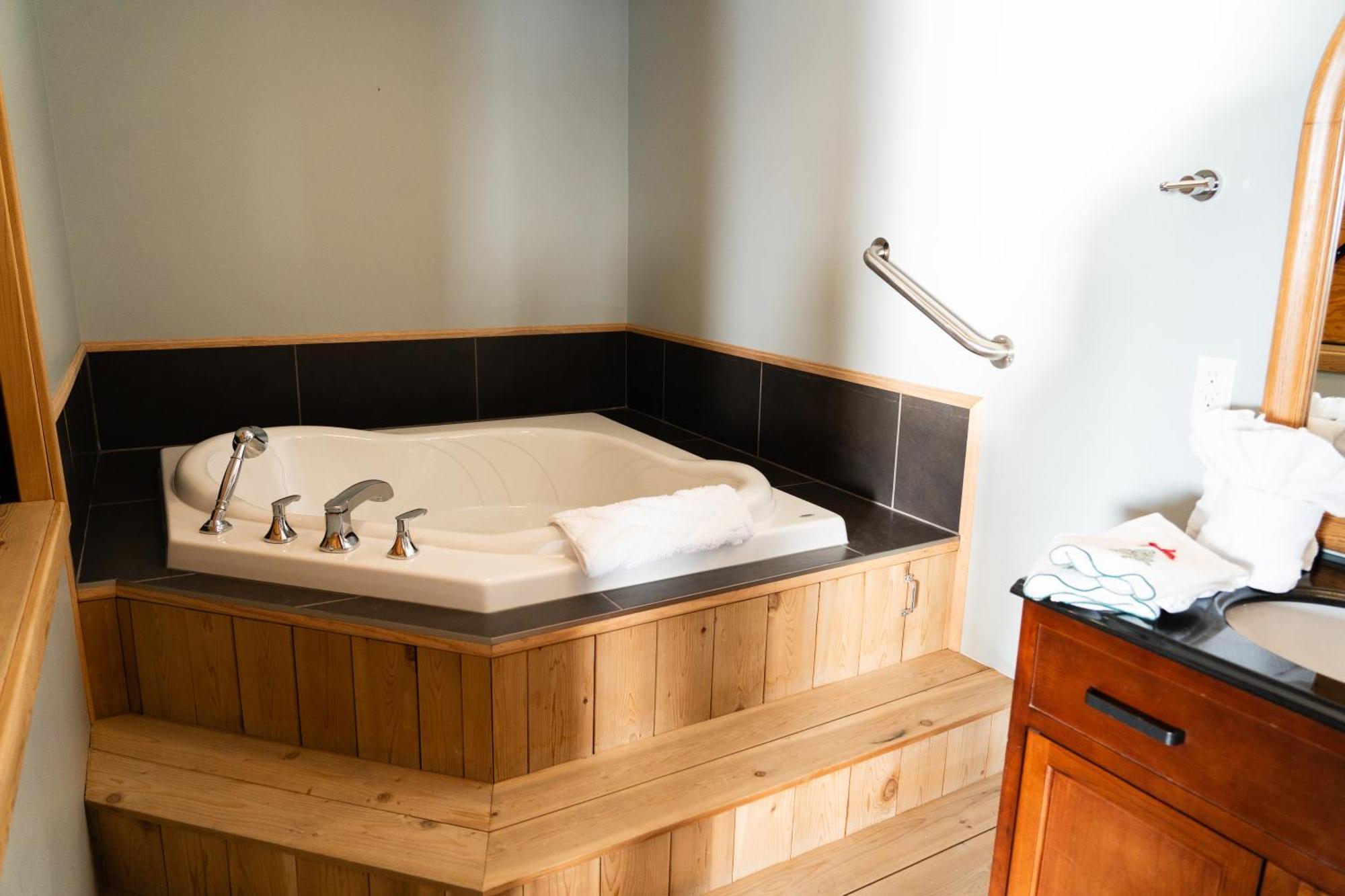 Albert'S Shelburne Ngoại thất bức ảnh