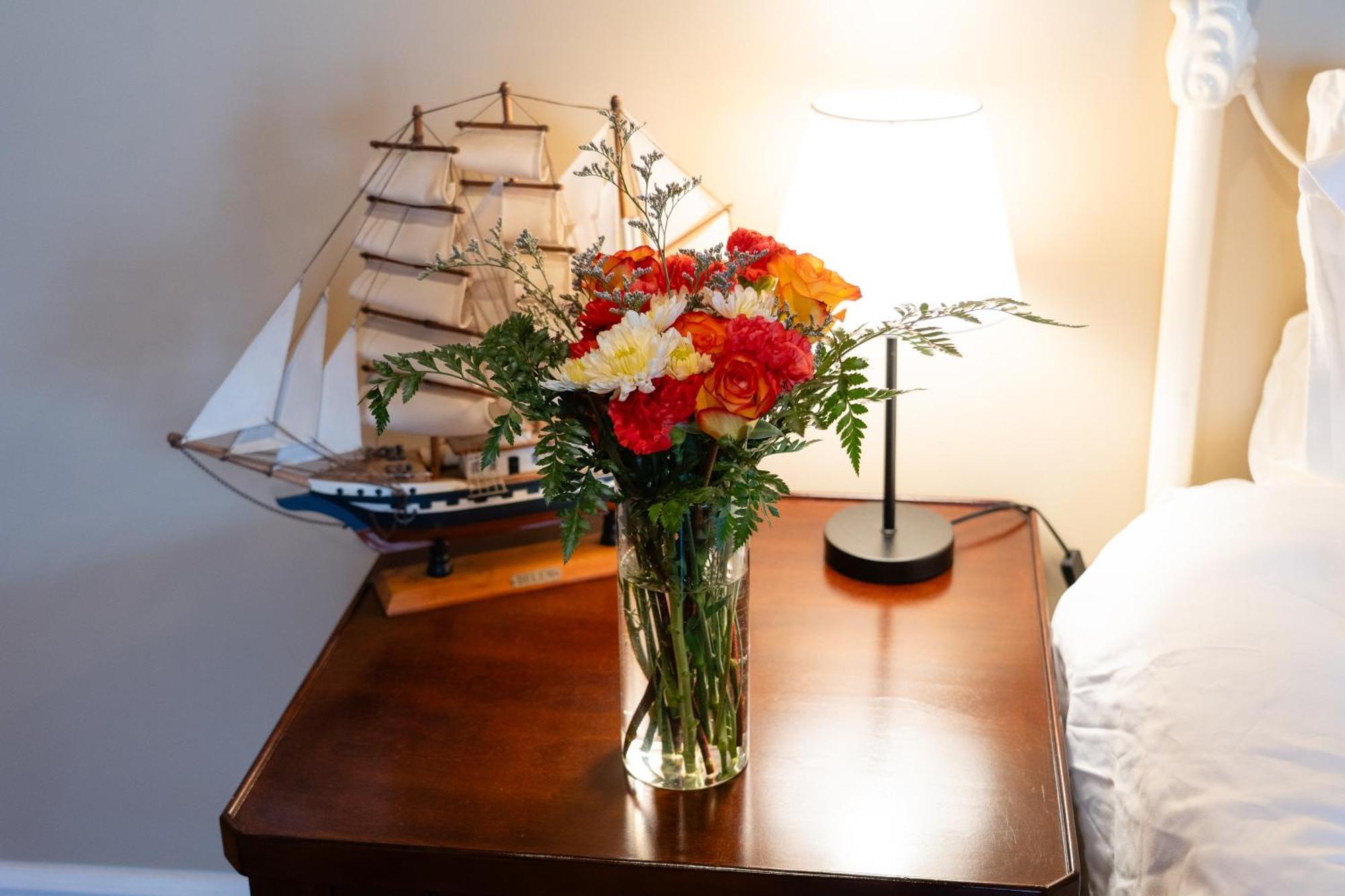 Albert'S Shelburne Ngoại thất bức ảnh