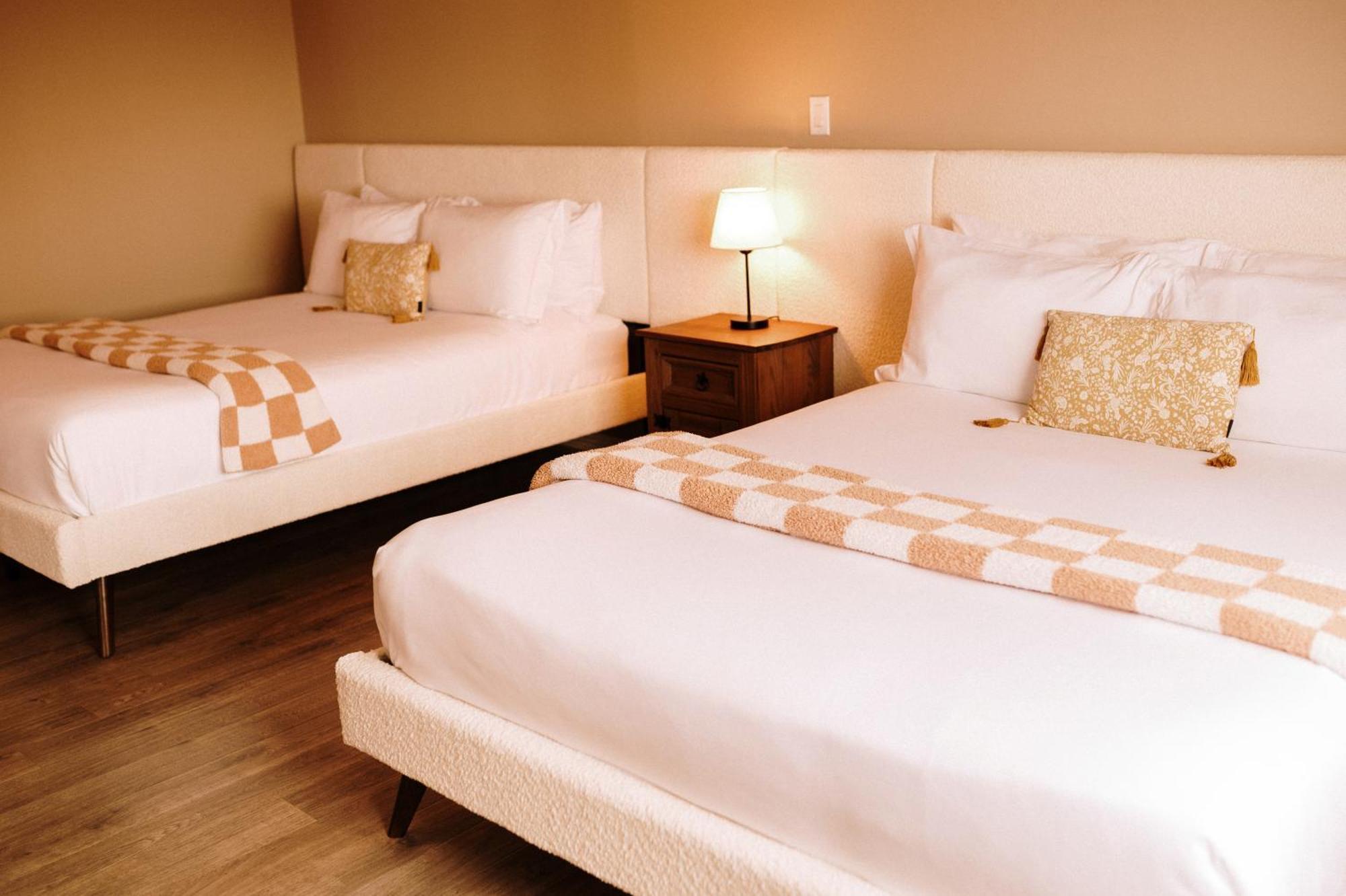 Albert'S Shelburne Ngoại thất bức ảnh
