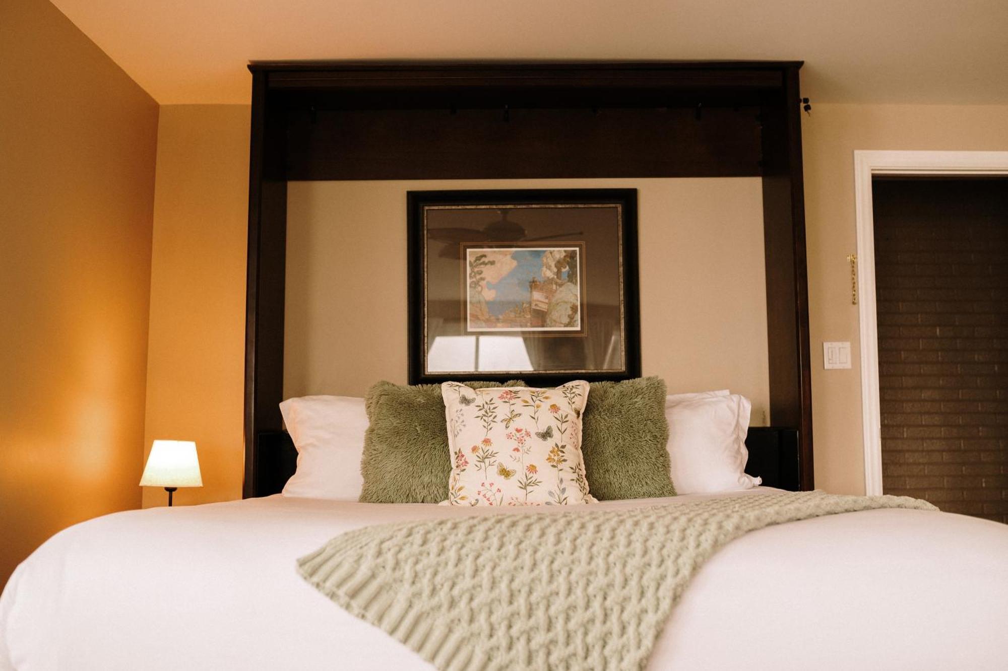 Albert'S Shelburne Ngoại thất bức ảnh